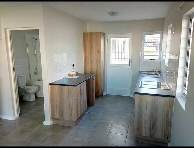 2 BEDROOM PROPERTY TO RENT IN RIVERGATE